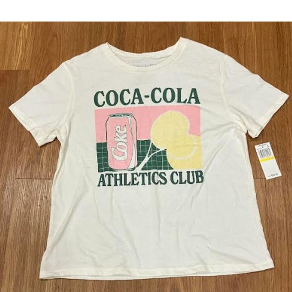 Love Tribe Juniors' Coca-Cola Graphic T-Shirt Egret Size M